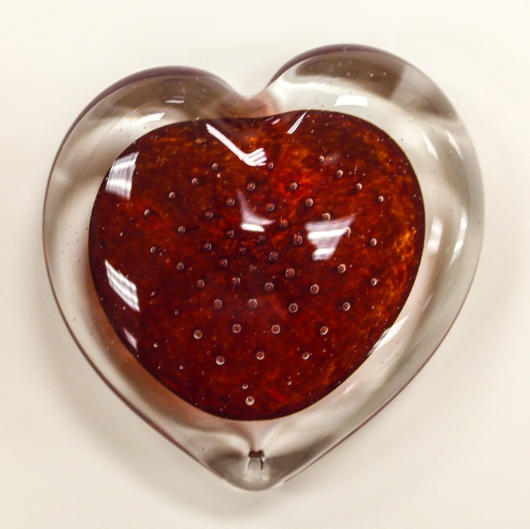 (image for) Heart-Shaped Paperweight Dark Red